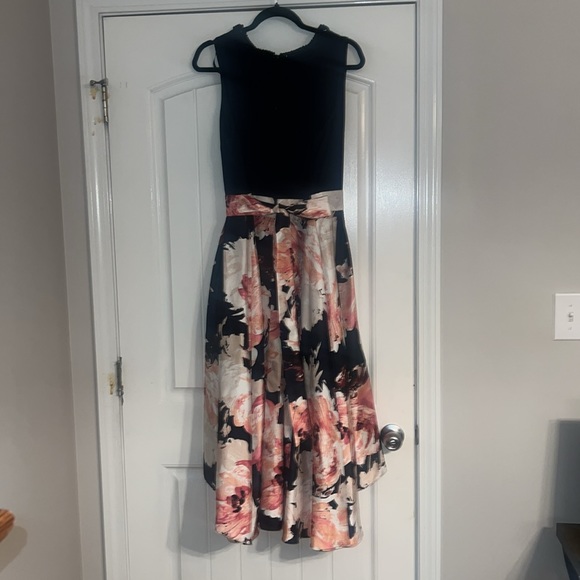 SLNY FLORAL NAVY COCKTAIL DRESS - Picture 6 of 9